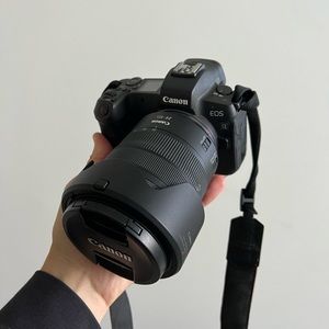 CANON EOS-R WITH A 24-105 LENSE